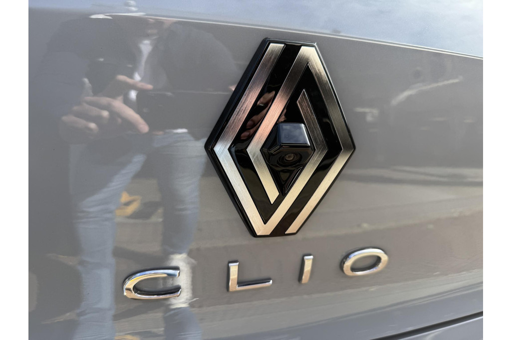 47888374-6.jpg