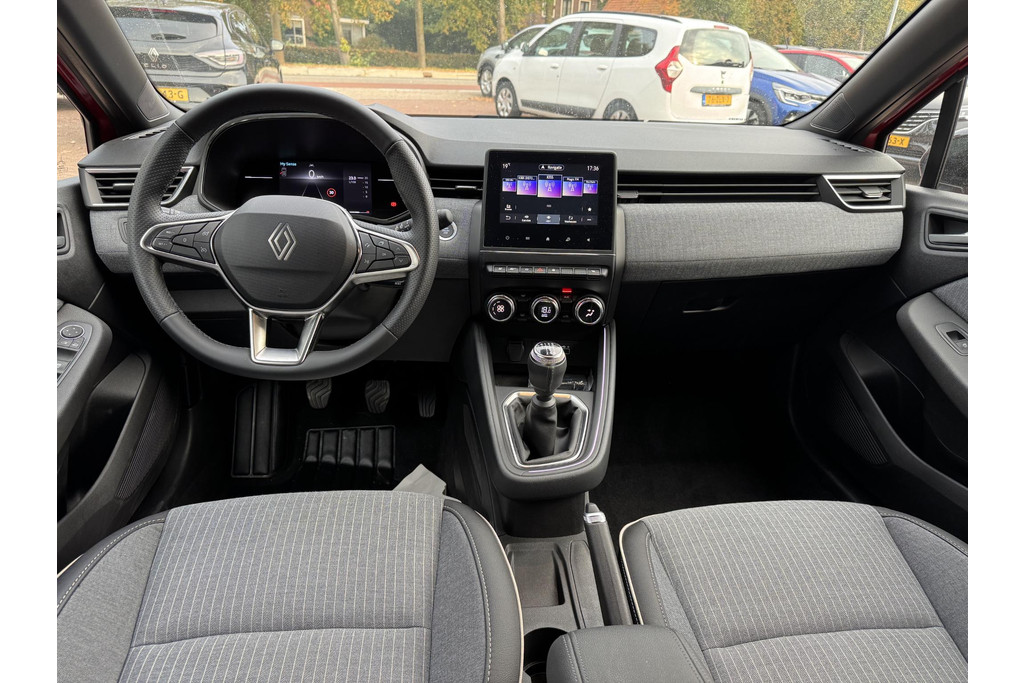 48063119-11.jpg